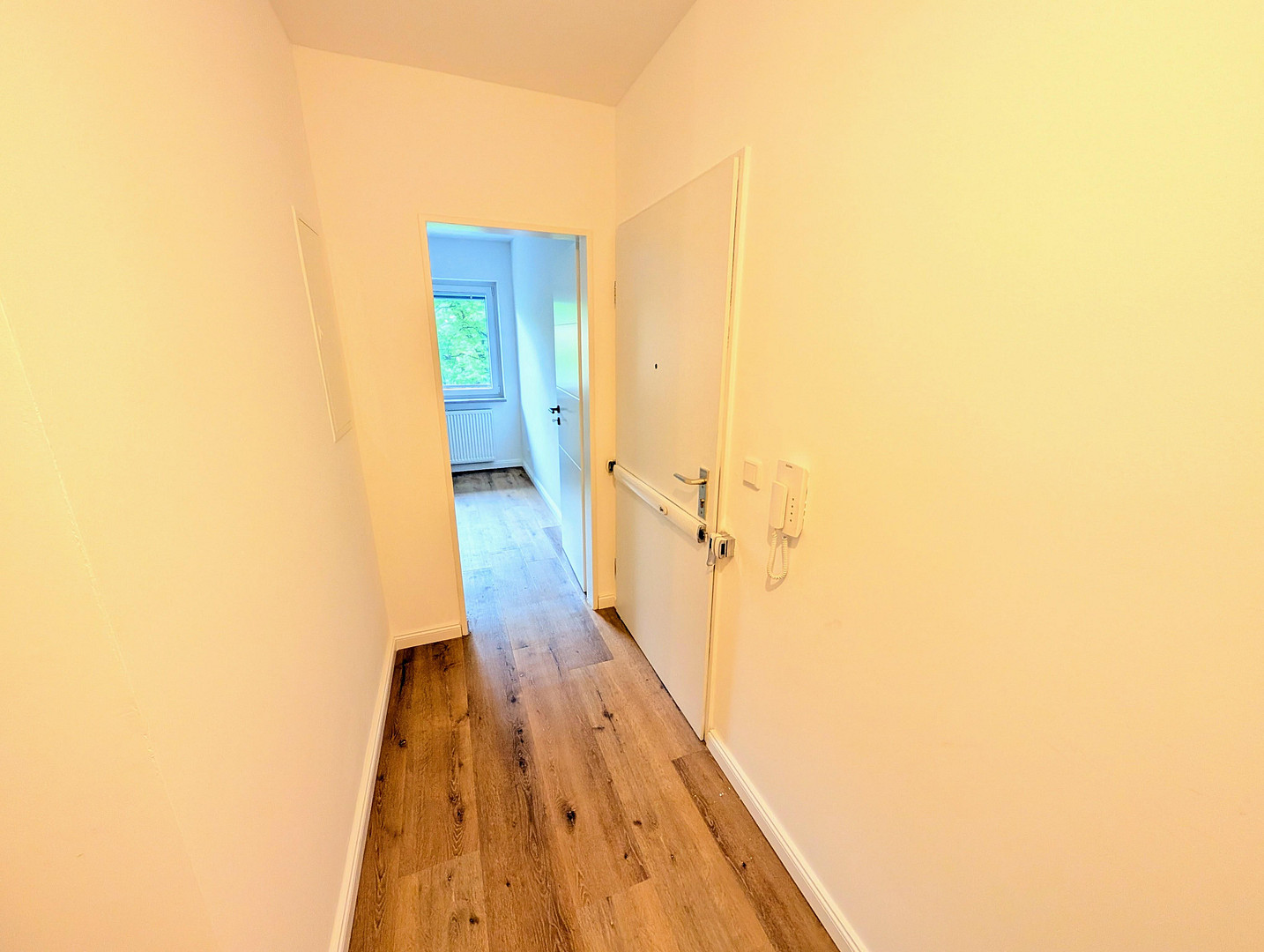 PROVISIONSFREI | Erstbezug nach Sanierung: 3-Zimmer-Wohnung mit 2 Balkonen & Tiefgaragenstellplatz – Walddörfer Str. 374, 22047 Hamburg(Tonndorf) – Vorschaubild 8