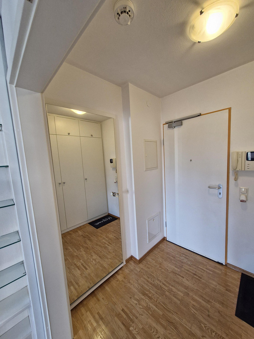 Schöne möblierte 2-Zimmer-Wohnung mit 1 großen Balkon in der Schwanthalerhöhe – München(Schwanthalerhöhe) – Vorschaubild 6