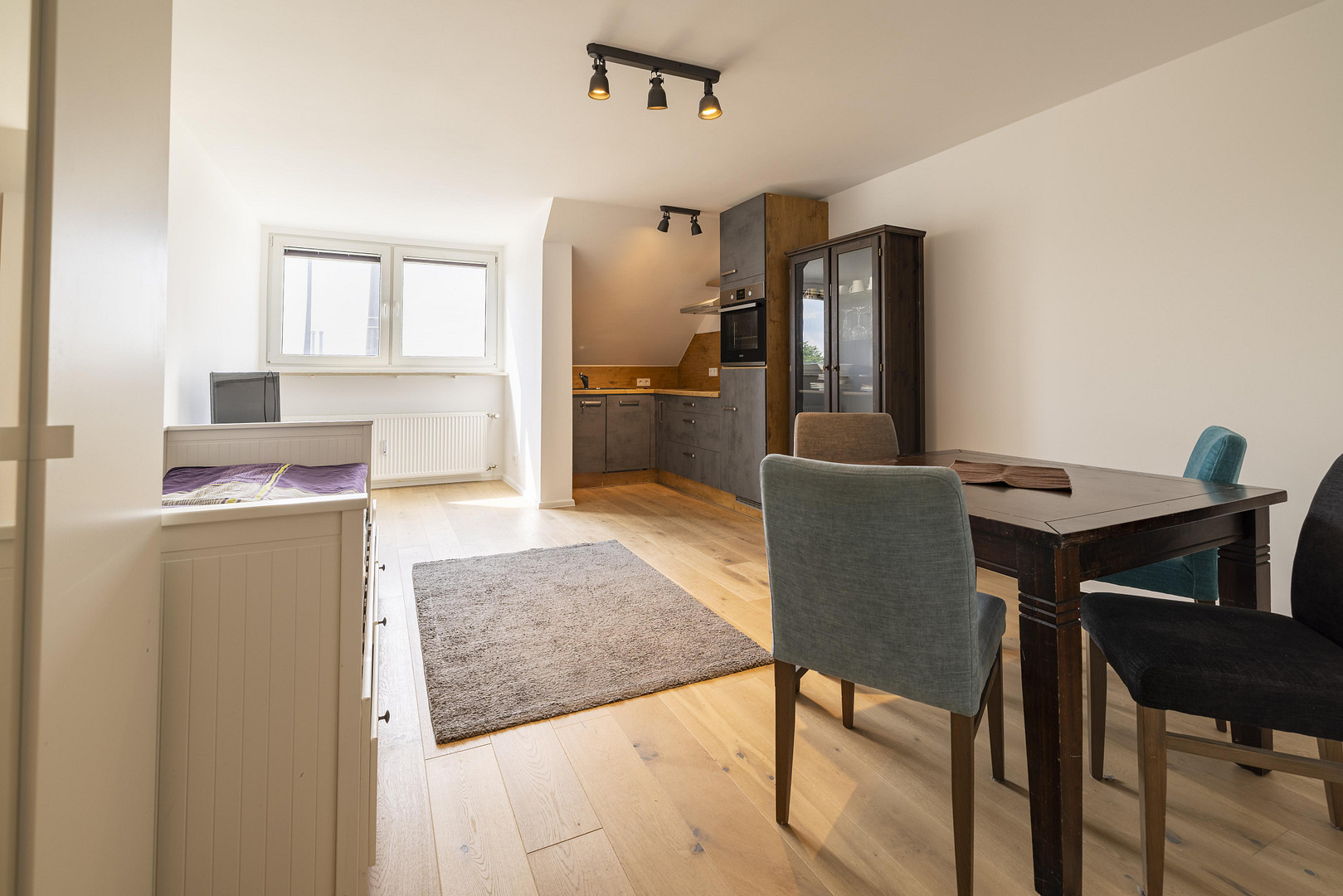 Vollmöbliertes Apartment mit Stadionblick in der Grünwalder Straße – Grünwalder Str. 11, 81547 München(Giesing) – Vorschaubild 2