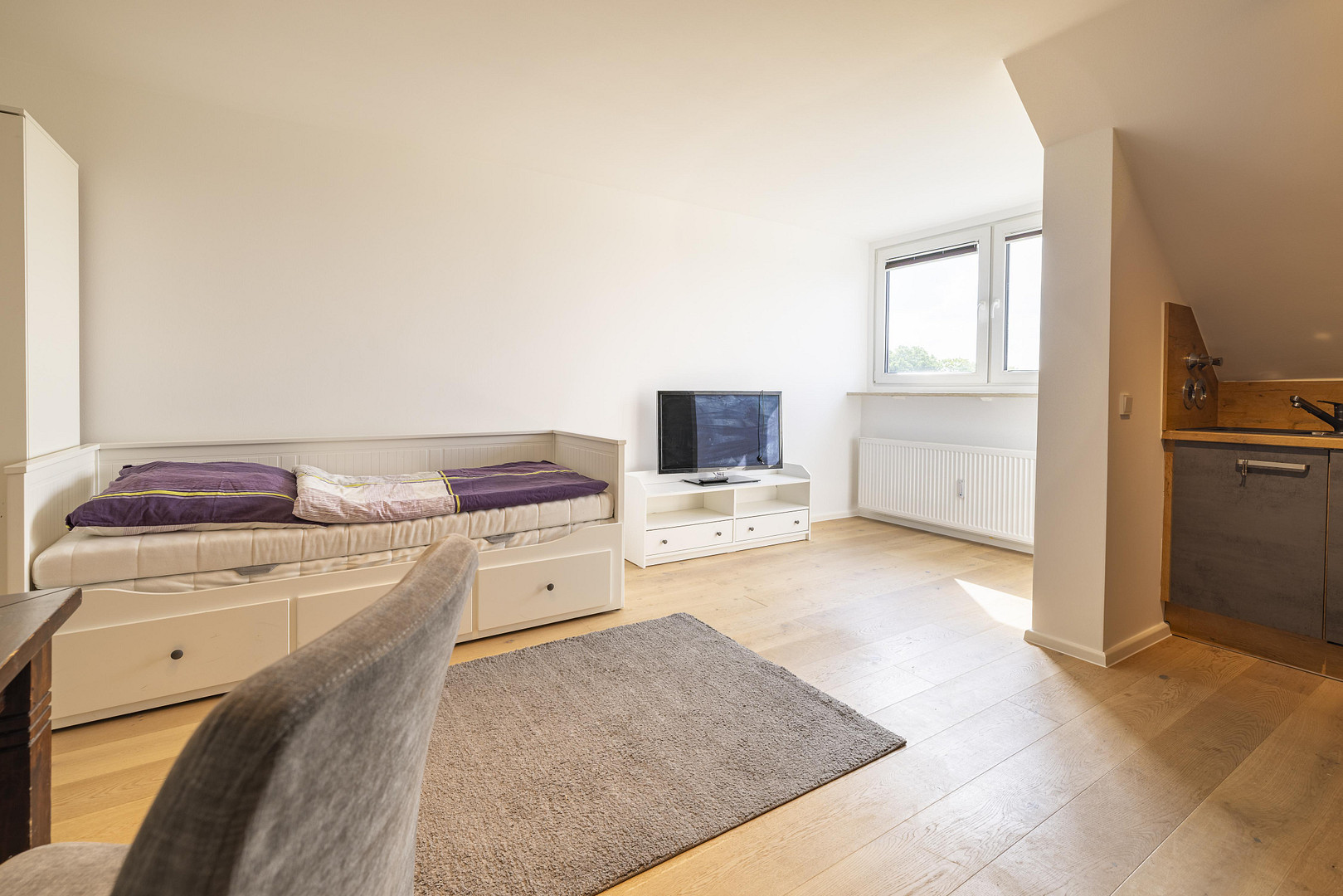 Vollmöbliertes Apartment mit Stadionblick in der Grünwalder Straße – Grünwalder Str. 11, 81547 München(Giesing) – Vorschaubild 3