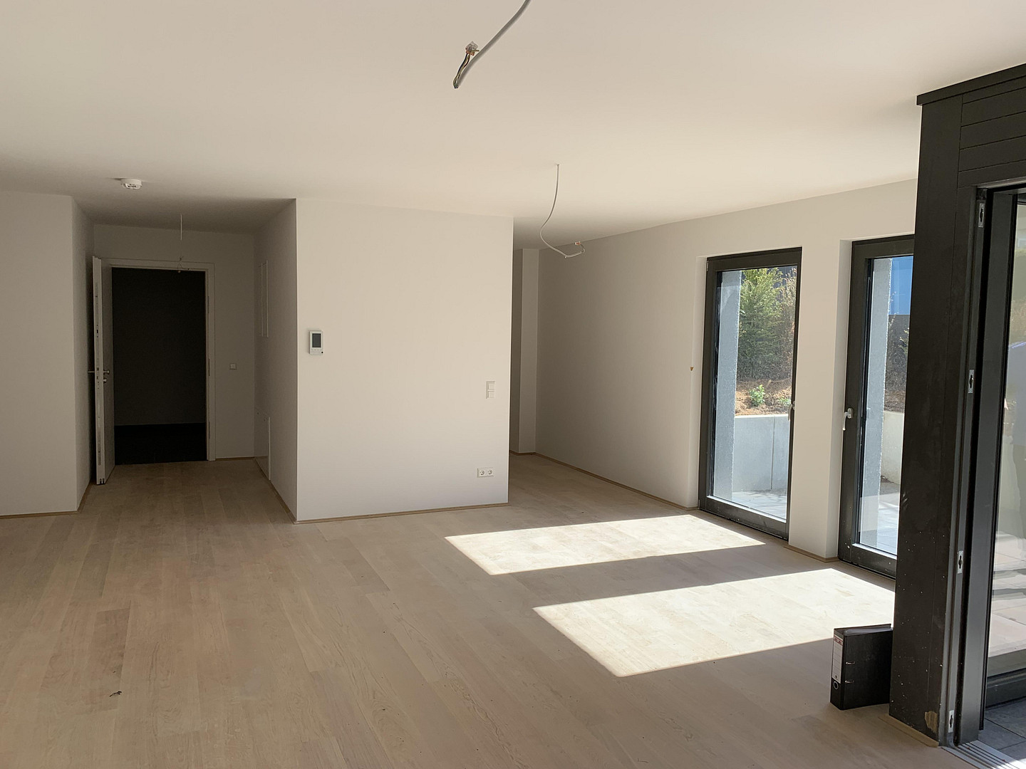 Helle 3,5 Zimmer Wohnung mit Terrasse in Stuttgart-Sonnenberg – 70597 Stuttgart(Sonnenberg) – Vorschaubild 2