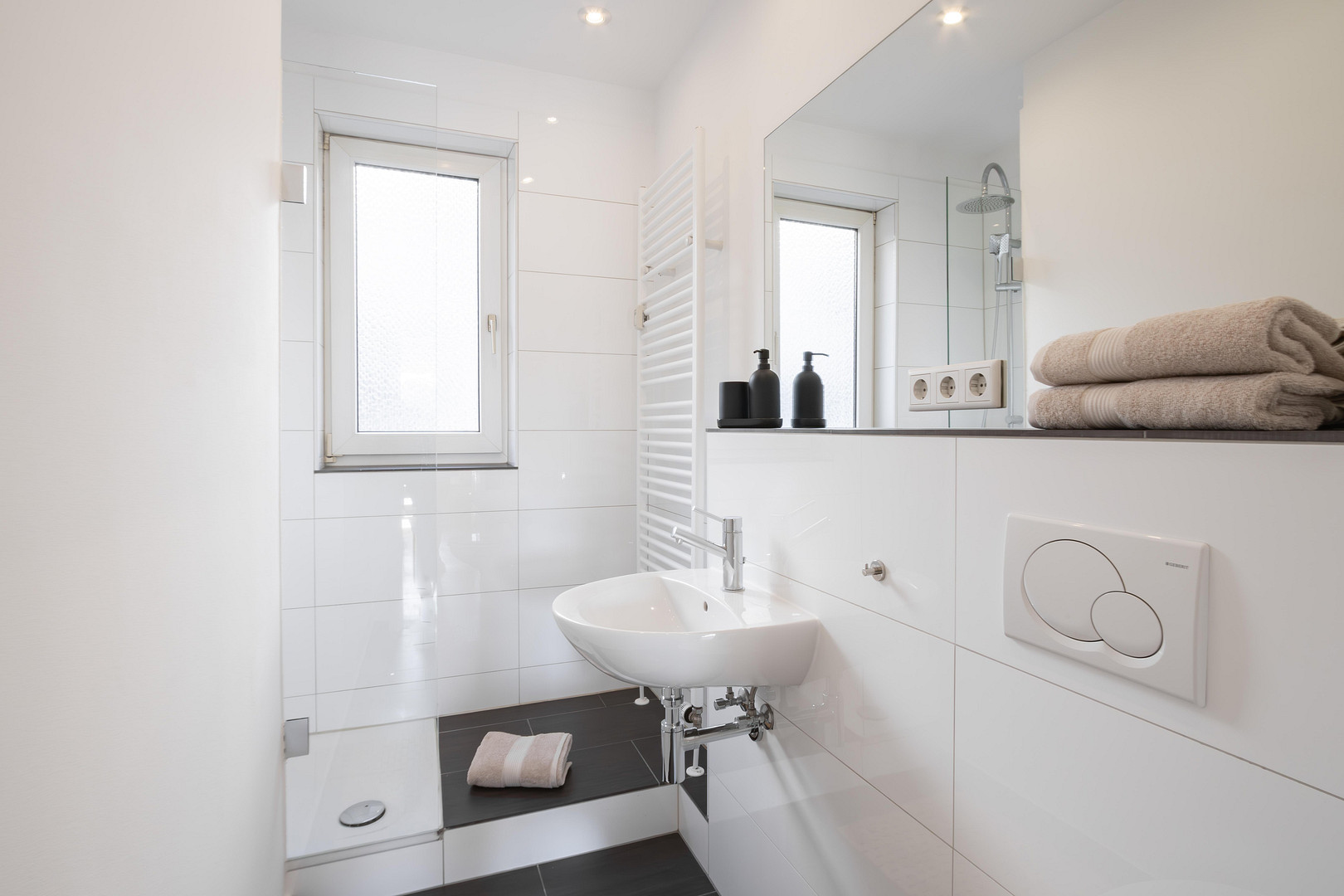 Medienhafen-möblierte Wohnung in ruhiger Lage mit Sonnenbalkon – Neckarstr. 15, 40219 Düsseldorf(Unterbilk) – Vorschaubild 17