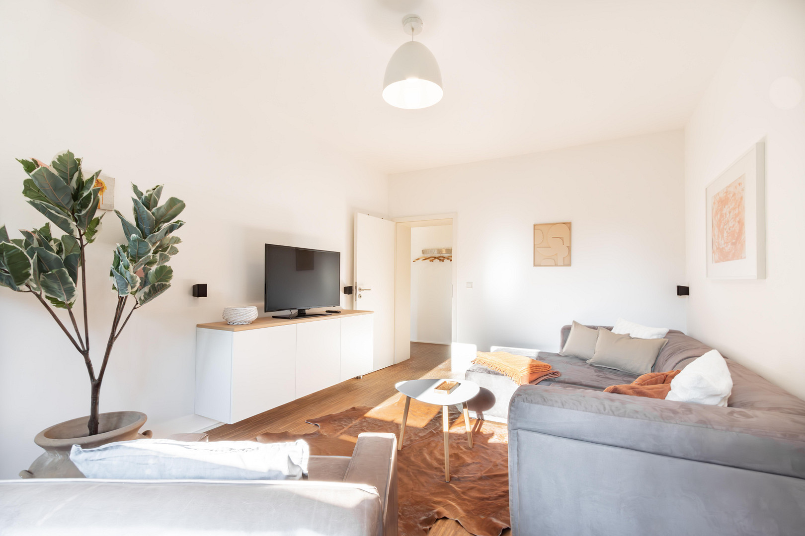 Medienhafen-möblierte Wohnung in ruhiger Lage mit Sonnenbalkon – Neckarstr. 15, 40219 Düsseldorf(Unterbilk) – Vorschaubild 4