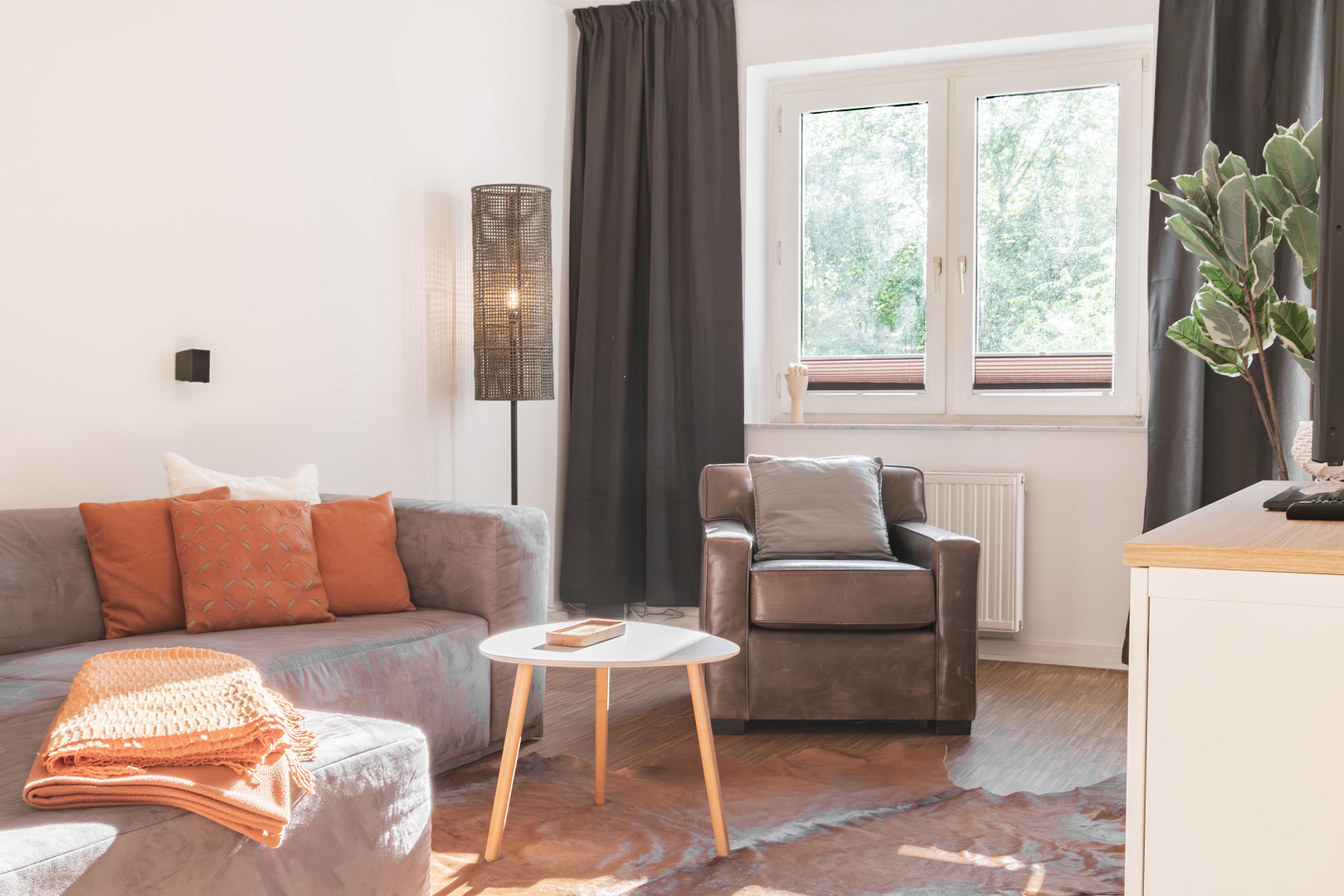 Medienhafen-möblierte Wohnung in ruhiger Lage mit Sonnenbalkon – Neckarstr. 15, 40219 Düsseldorf(Unterbilk) – Vorschaubild 3