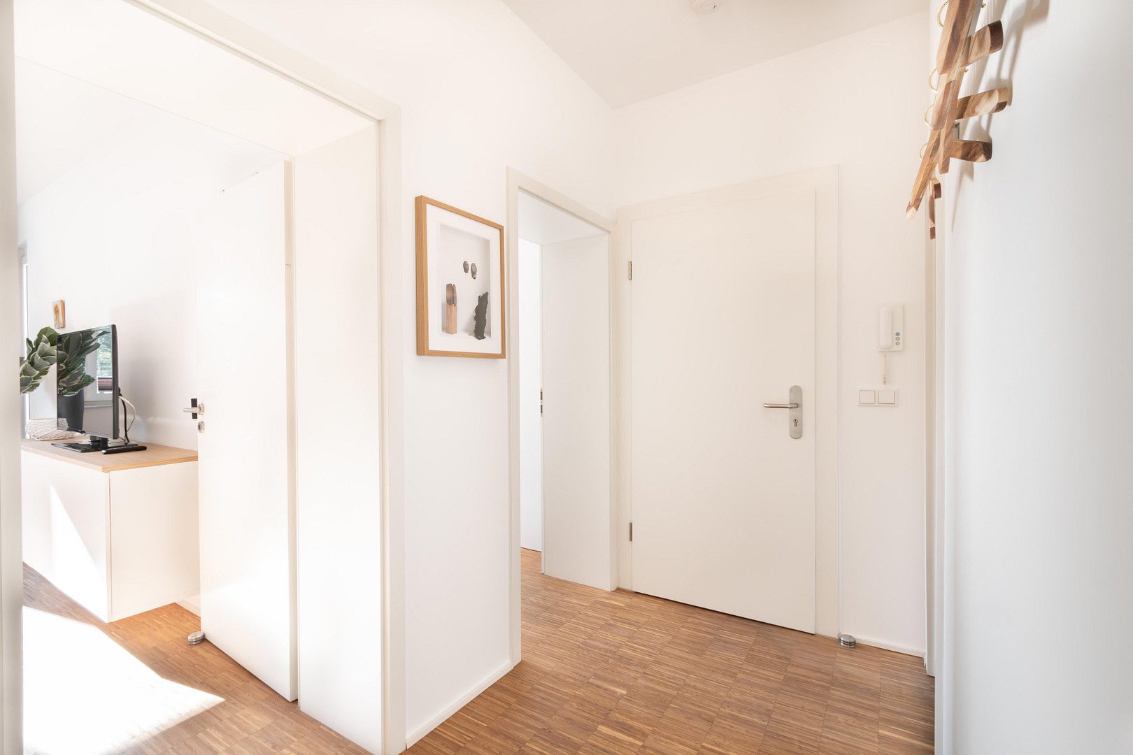 Medienhafen-möblierte Wohnung in ruhiger Lage mit Sonnenbalkon – Neckarstr. 15, 40219 Düsseldorf(Unterbilk) – Vorschaubild 15