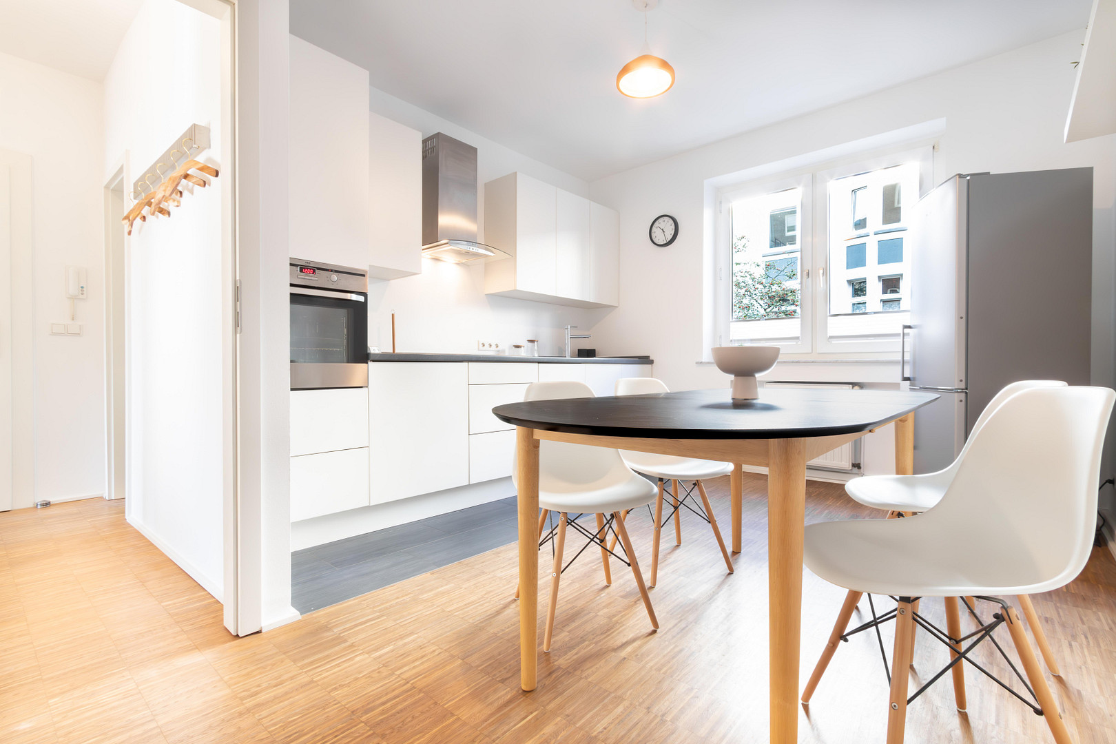 Medienhafen-möblierte Wohnung in ruhiger Lage mit Sonnenbalkon – Neckarstr. 15, 40219 Düsseldorf(Unterbilk) – Vorschaubild 7