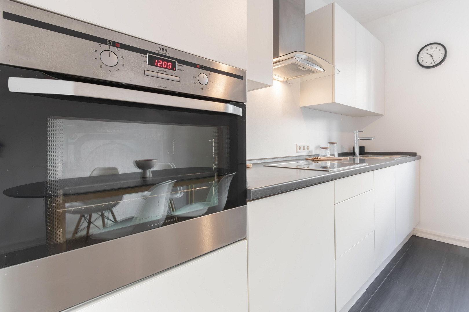 Medienhafen-möblierte Wohnung in ruhiger Lage mit Sonnenbalkon – Neckarstr. 15, 40219 Düsseldorf(Unterbilk) – Vorschaubild 10