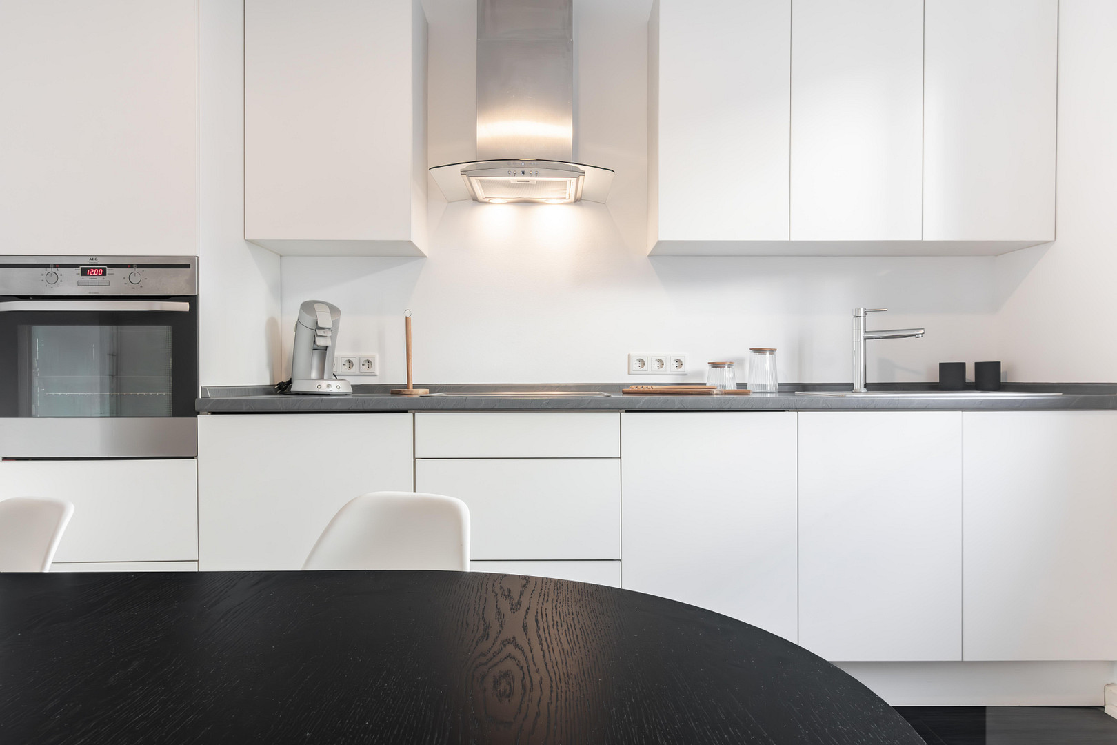 Medienhafen-möblierte Wohnung in ruhiger Lage mit Sonnenbalkon – Neckarstr. 15, 40219 Düsseldorf(Unterbilk) – Vorschaubild 9