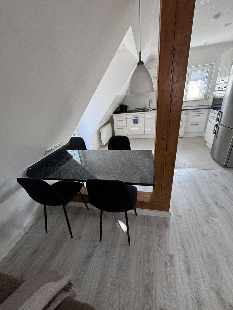 Möblierte 3-Zimmer-Wohnung mit Balkon und kostenlosen Parkplätzen – Bredelaerstraße 39, 40474 Düsseldorf(Lohausen) – Vorschaubild 15