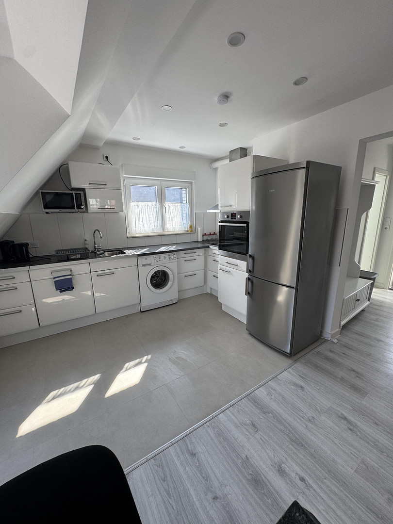 Möblierte 3-Zimmer-Wohnung mit Balkon und kostenlosen Parkplätzen – Bredelaerstraße 39, 40474 Düsseldorf(Lohausen) – Vorschaubild 12