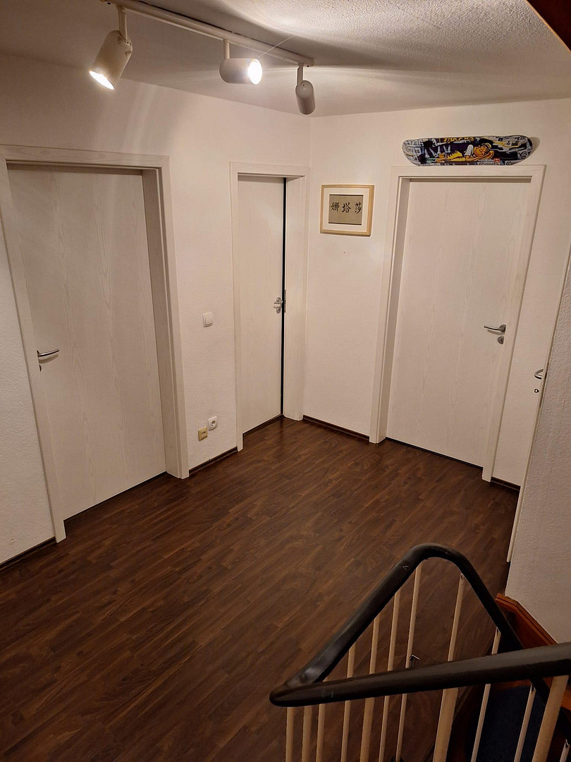 TOP LAGE LAUFAMHOLZ: LAUFEND UND UMFANGREICH MODERNISIERTES -- 6-ZIMMER-RMH MIT EINZELGARAGE. – Hartensteinerstrasse 6, 90482 Nürnberg(Laufamholz) – Vorschaubild 8