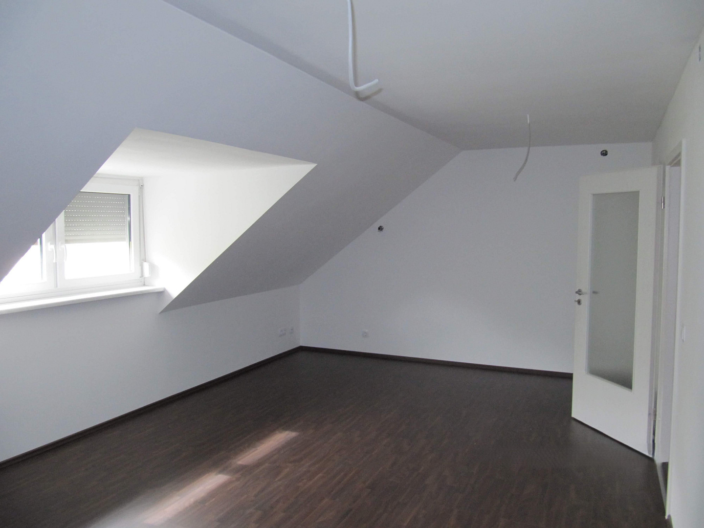 TOP LAGE LAUFAMHOLZ: LAUFEND UND UMFANGREICH MODERNISIERTES -- 6-ZIMMER-RMH MIT EINZELGARAGE. – Hartensteinerstrasse 6, 90482 Nürnberg(Laufamholz) – Vorschaubild 11