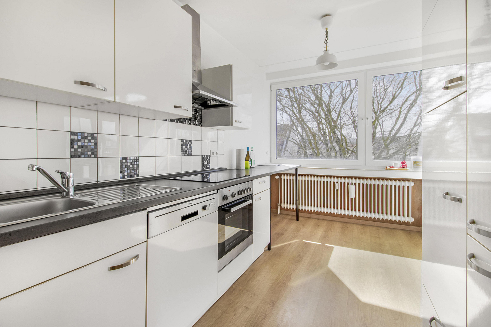 Helle 3-Zimmer-Wohnung in ruhiger Lage – Gröpelingen - inkl. Garage - WG geeignet – Selsinger Straße 20, 28237 Bremen(Gröpelingen) – Vorschaubild 3