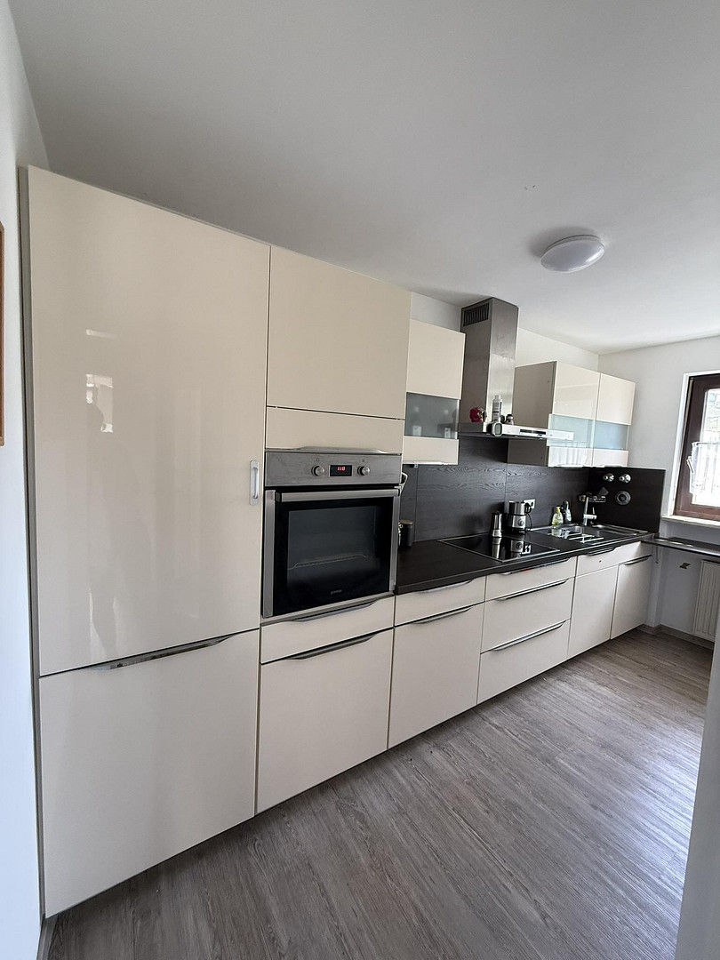 Möblierte 3-Zimmer-Wohnung mit Balkon und TG-Stellplatz in München-Moosach (provisionsfrei) – Thorner Straße 4, 80993 München(Moosach) – Vorschaubild 3