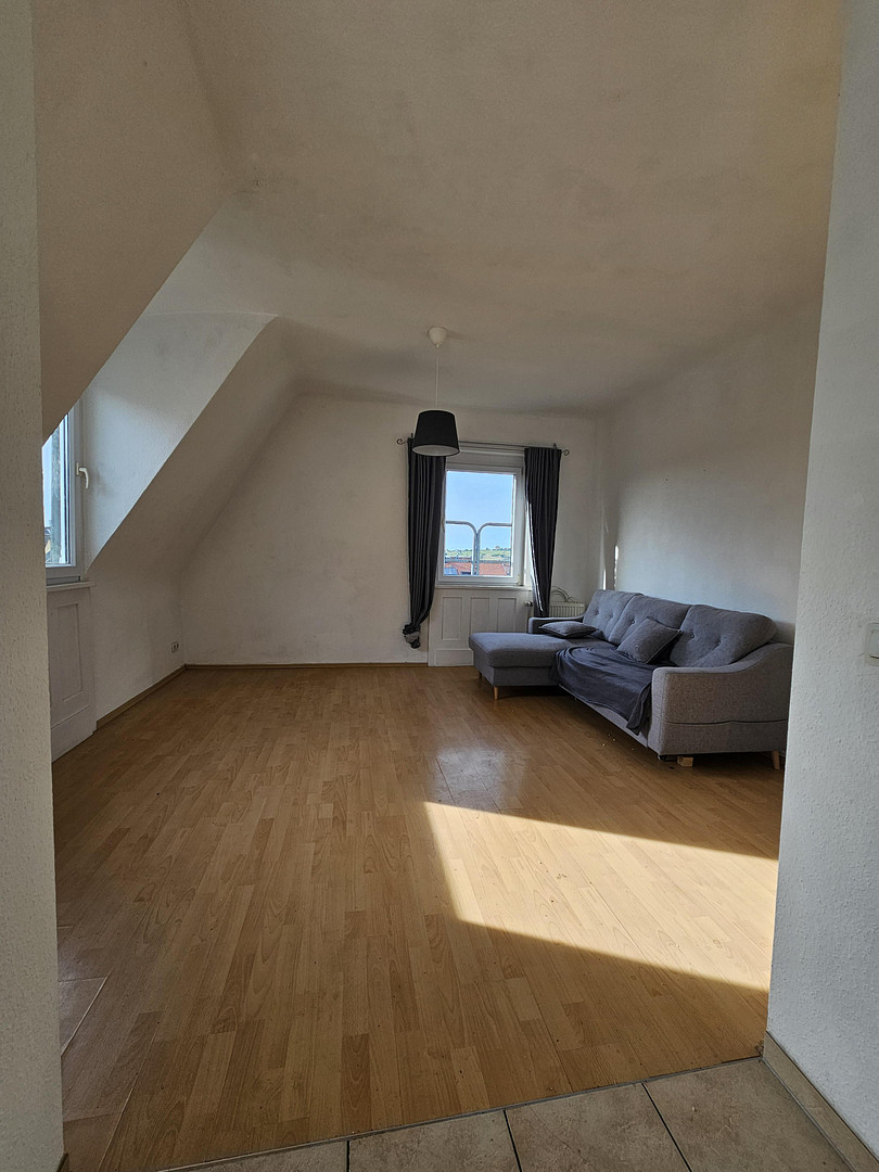 Lichtblick über Cannstatt: Stilvolle Jugendstil-Wohnung am Kurpark mit Neckartal-Aussicht – Stuttgart(Bad Cannstatt) – Vorschaubild 3