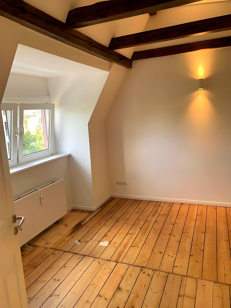 Exklusive 4-Zimmer-Dachgeschosswohnung für Studenten-WG – Frisch saniert | Neue Einbauküche – Walddörferstrasse 276, 22047 Hamburg(Wandsbek) – Vorschaubild 23