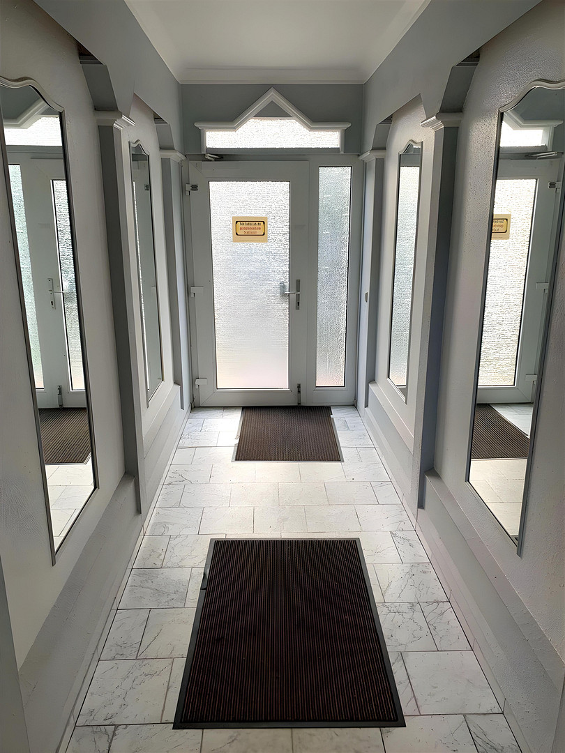 Exklusive 4-Zimmer-Dachgeschosswohnung für Studenten-WG – Frisch saniert | Neue Einbauküche – Walddörferstrasse 276, 22047 Hamburg(Wandsbek) – Vorschaubild 5