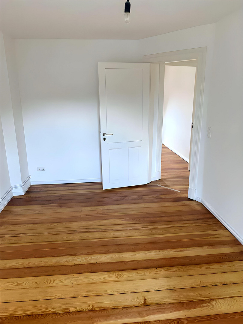 Exklusive 4-Zimmer-Dachgeschosswohnung für Studenten-WG – Frisch saniert | Neue Einbauküche – Walddörferstrasse 276, 22047 Hamburg(Wandsbek) – Vorschaubild 14
