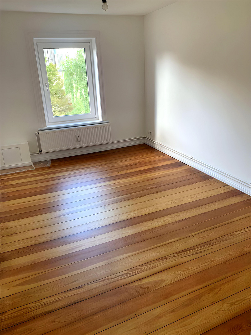 Exklusive 4-Zimmer-Dachgeschosswohnung für Studenten-WG – Frisch saniert | Neue Einbauküche – Walddörferstrasse 276, 22047 Hamburg(Wandsbek) – Vorschaubild 13