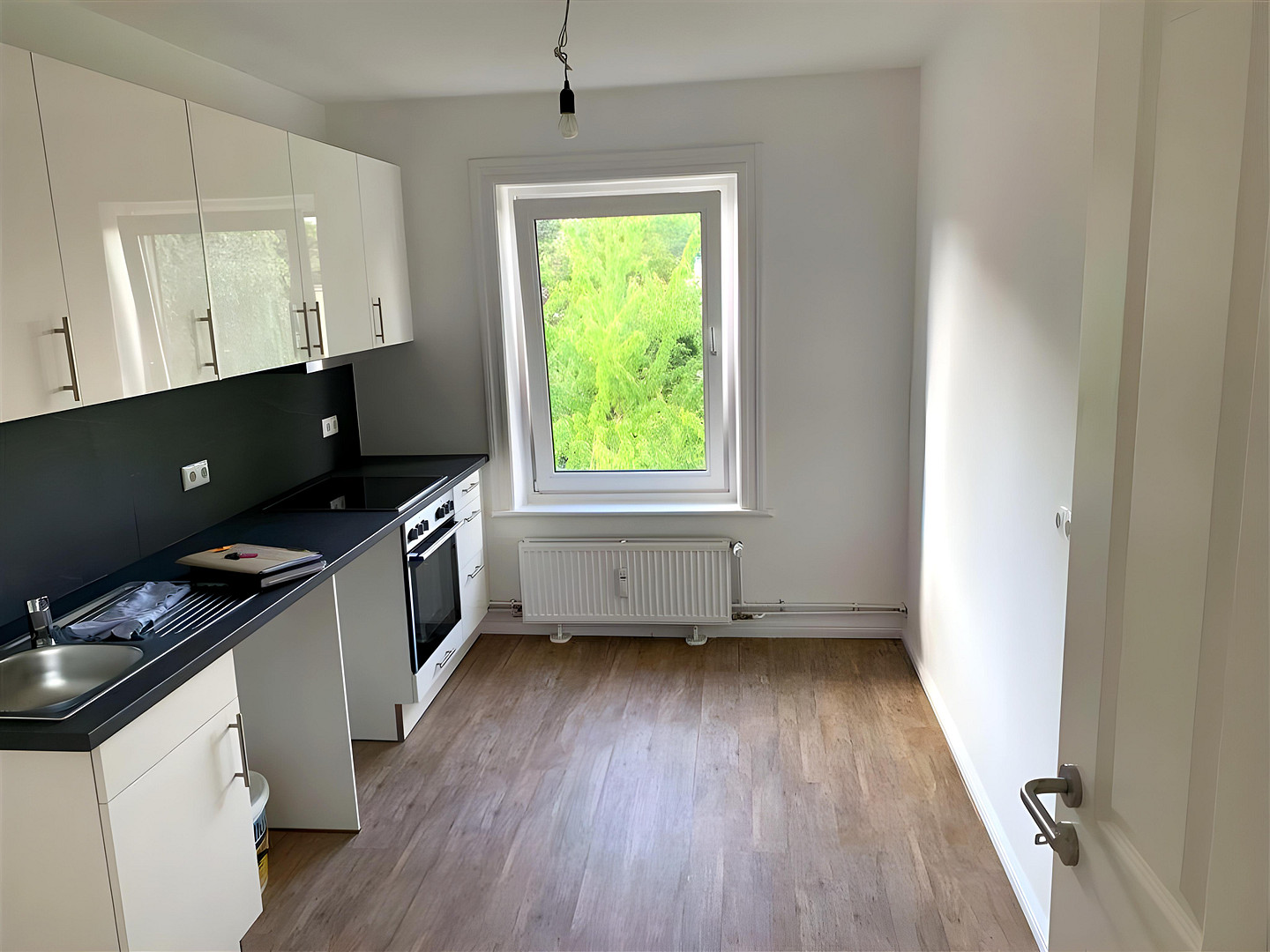 Exklusive 4-Zimmer-Dachgeschosswohnung für Studenten-WG – Frisch saniert | Neue Einbauküche – Walddörferstrasse 276, 22047 Hamburg(Wandsbek) – Vorschaubild 6