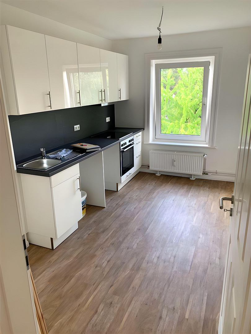Exklusive 4-Zimmer-Dachgeschosswohnung für Studenten-WG – Frisch saniert | Neue Einbauküche – Walddörferstrasse 276, 22047 Hamburg(Wandsbek) – Vorschaubild 7