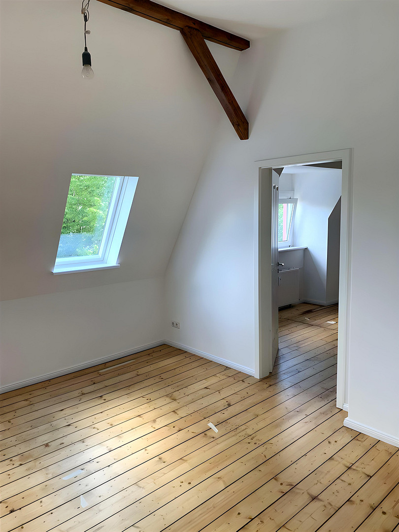 Exklusive 4-Zimmer-Dachgeschosswohnung für Studenten-WG – Frisch saniert | Neue Einbauküche – Walddörferstrasse 276, 22047 Hamburg(Wandsbek) – Vorschaubild 16