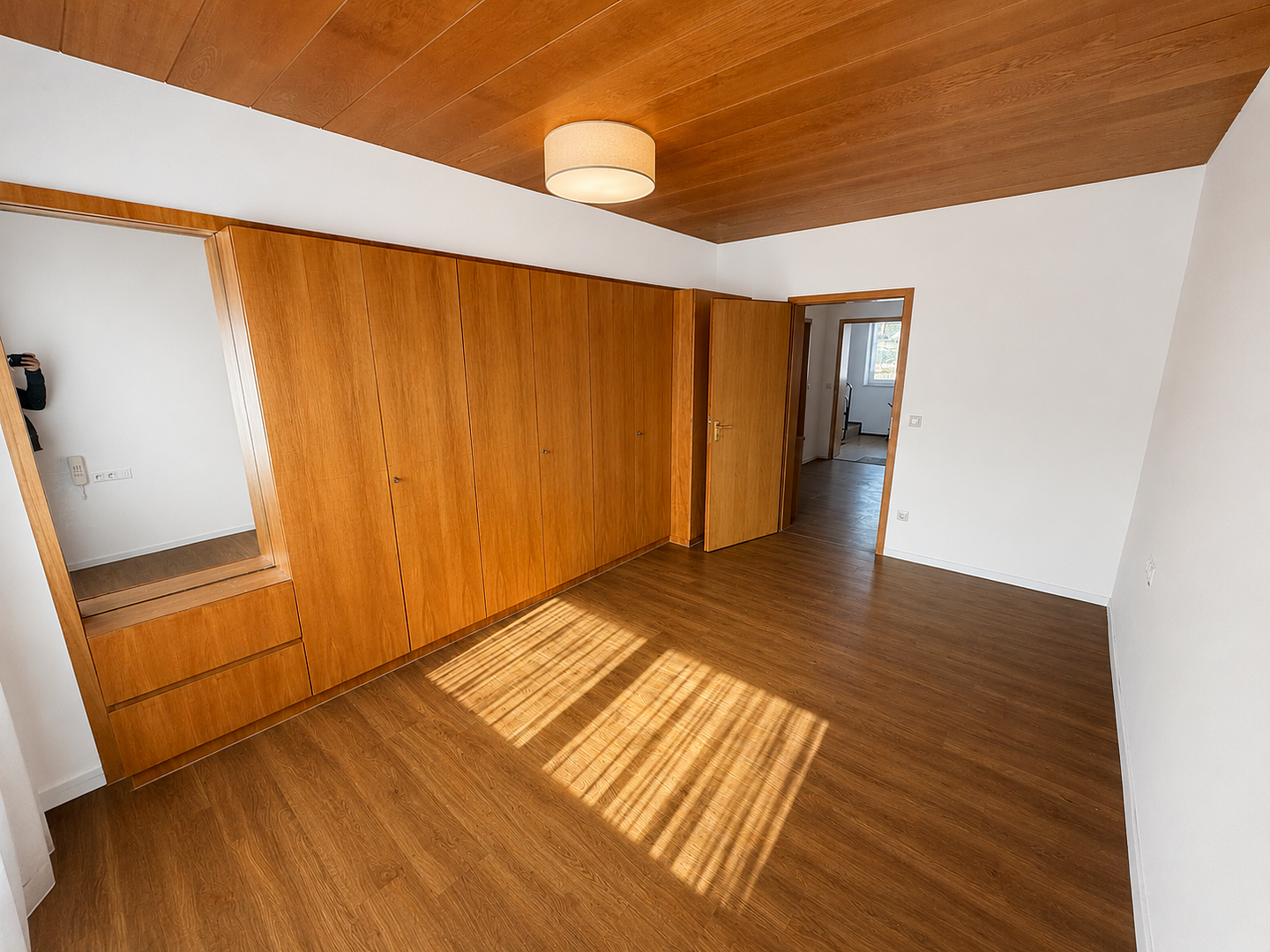 Großzügige 4-Zimmer-Wohnung mit Südbalkon und Klimaanlage in Wangen – Hauptstraße 36, 73117 Wangen – Vorschaubild 3