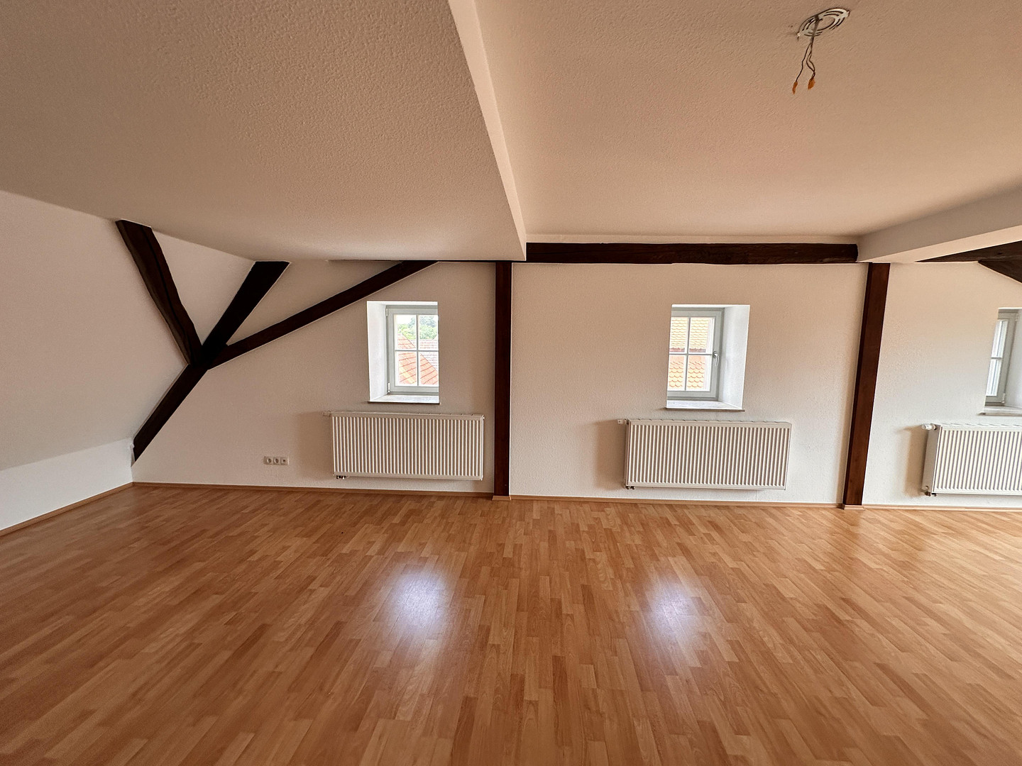 Charmante Dachgeschoss-/Maisonettewohnung mit besonderem Raumgefühl – Am Zehnt 9, 74889 Sinsheim-Hilsbach(Hilsbach) – Vorschaubild 5