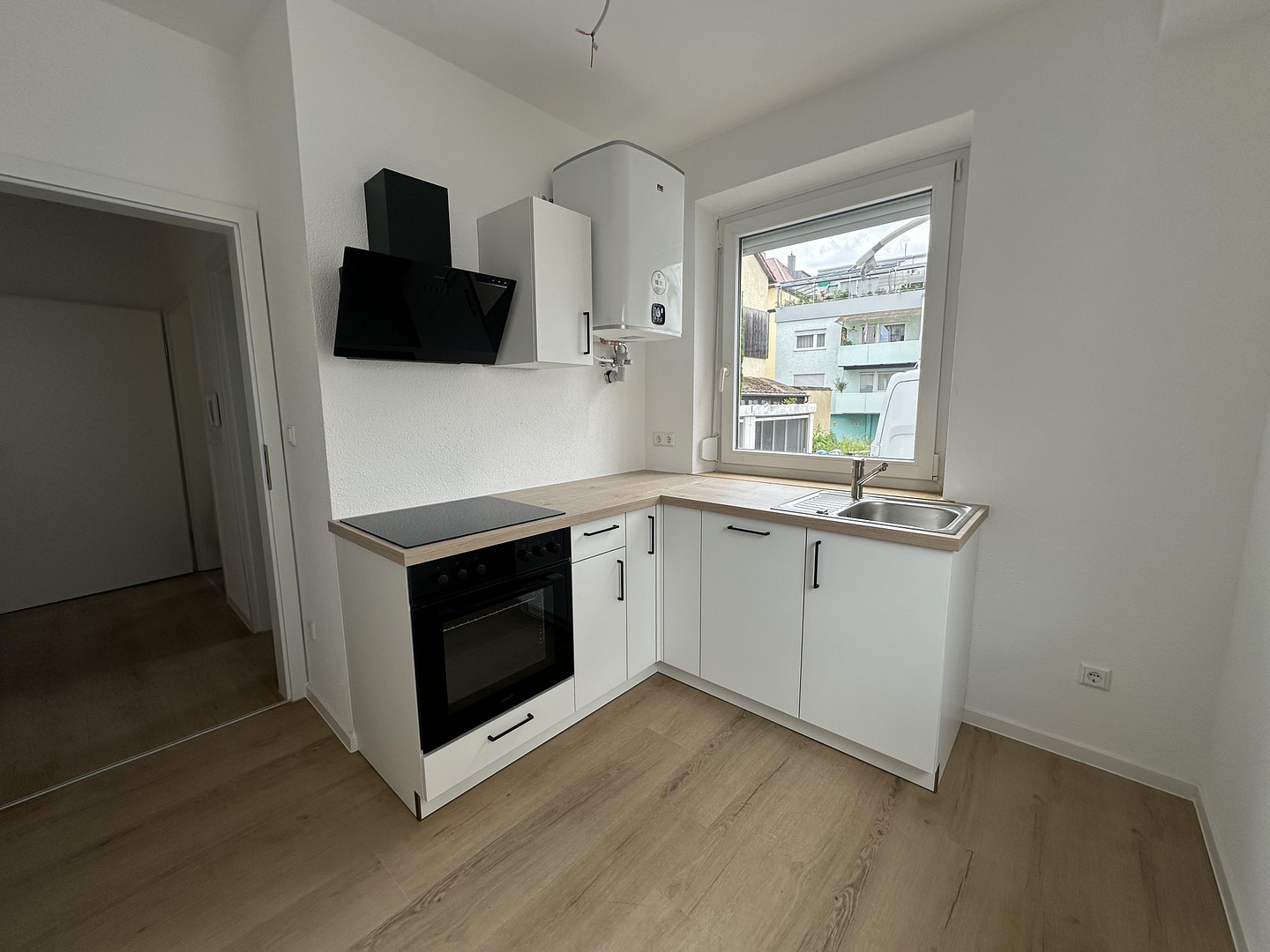 Modernes Wohnen nach Sanierung – 2-Zimmer-Wohnung mit neuer Einbauküche – Wartbergstraße 17, 74072 Heilbronn – Vorschaubild 3