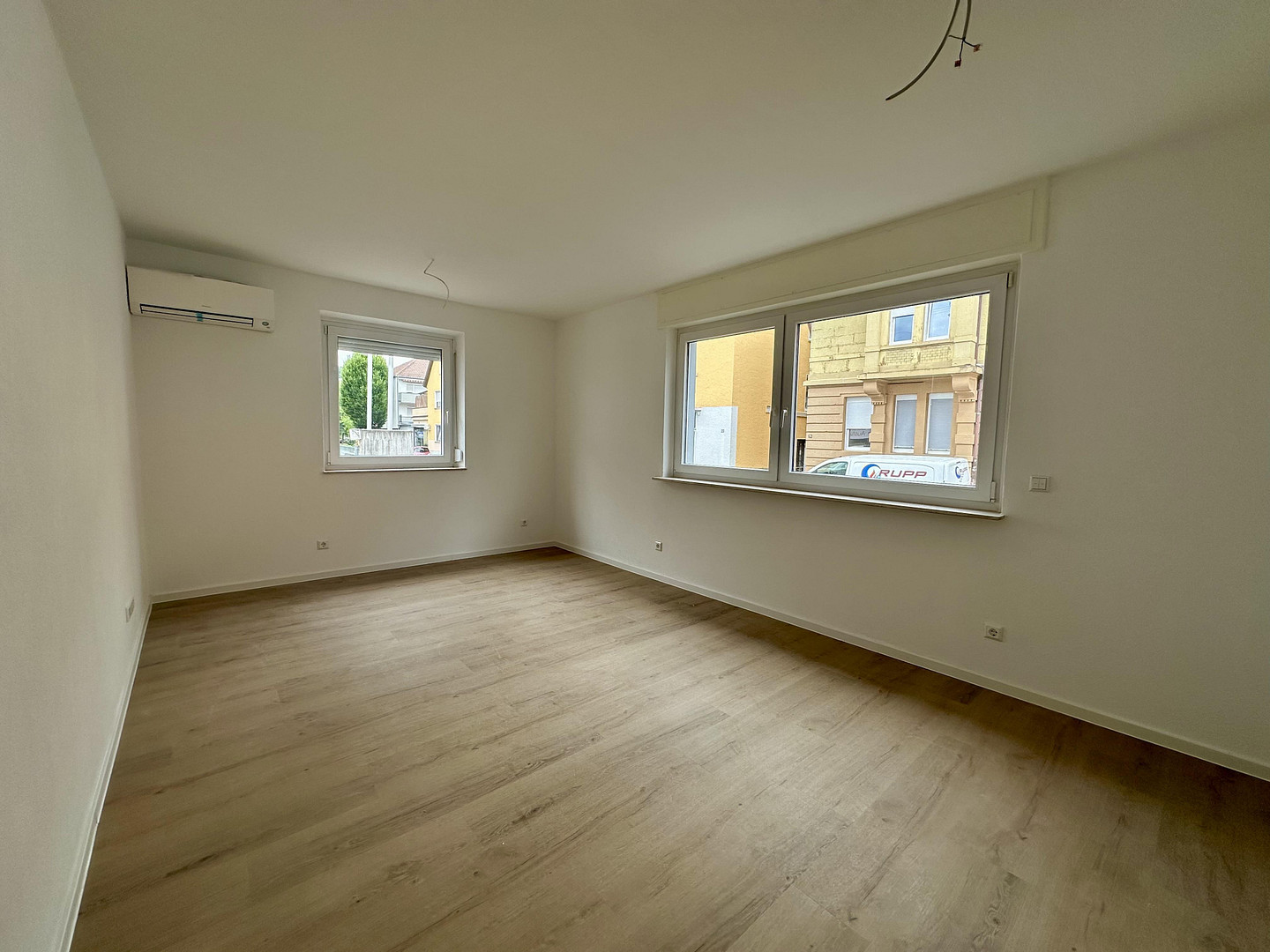 Modernes Wohnen nach Sanierung – 2-Zimmer-Wohnung mit neuer Einbauküche