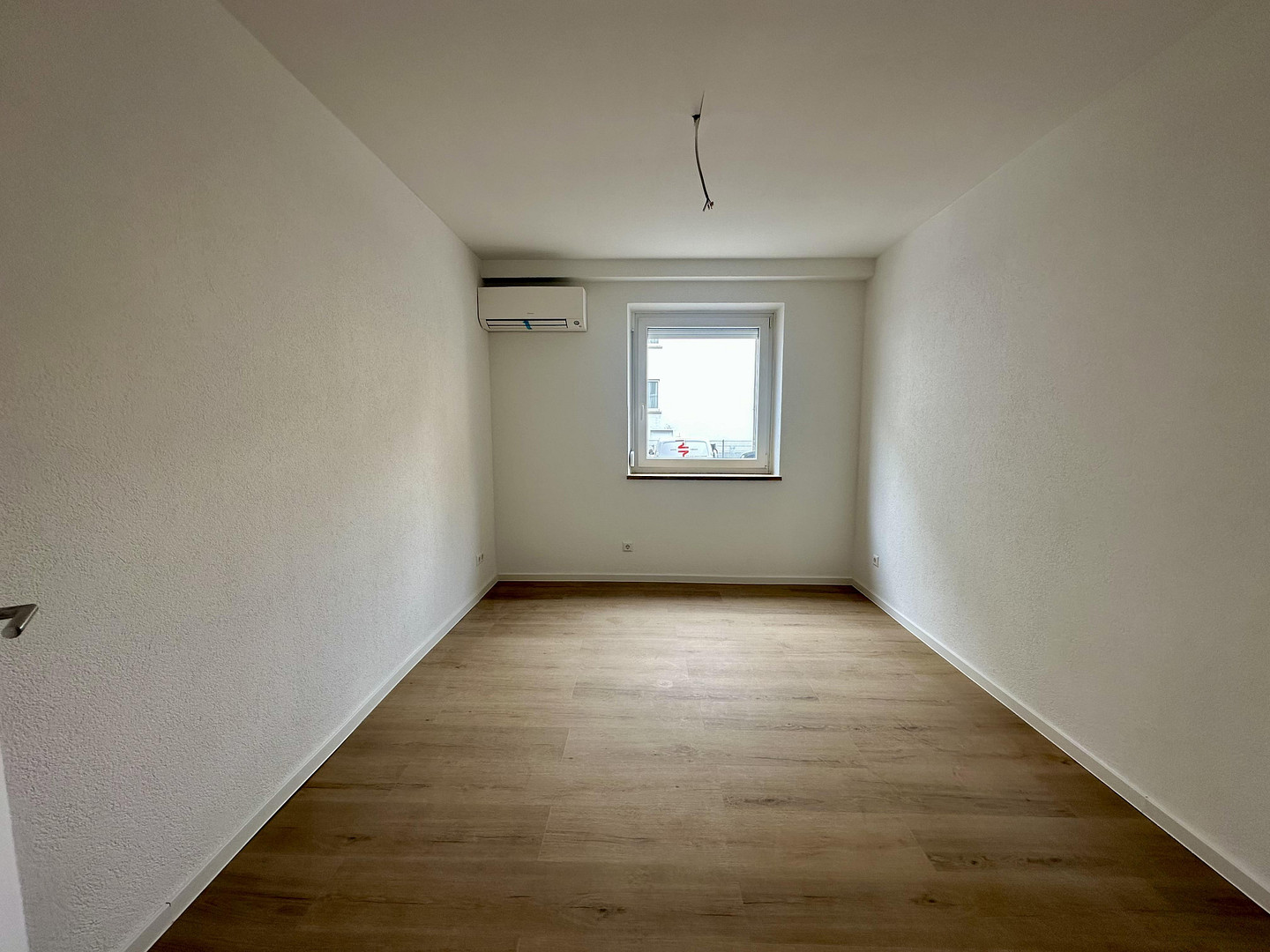 Modernes Wohnen nach Sanierung – 2-Zimmer-Wohnung mit neuer Einbauküche – Wartbergstraße 17, 74072 Heilbronn – Vorschaubild 2