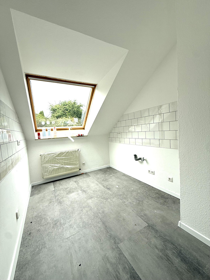 helle, geräumige & frisch renovierte 2 Zimmer Dachgeschosswohnung – Essen(Heidhausen) – Vorschaubild 6