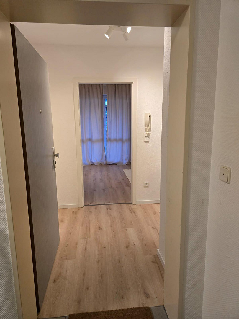 Mit Balkon - Neu saniert - voll möbliert! – Sonnenstraße 7, 90763 Fürth – Vorschaubild 11