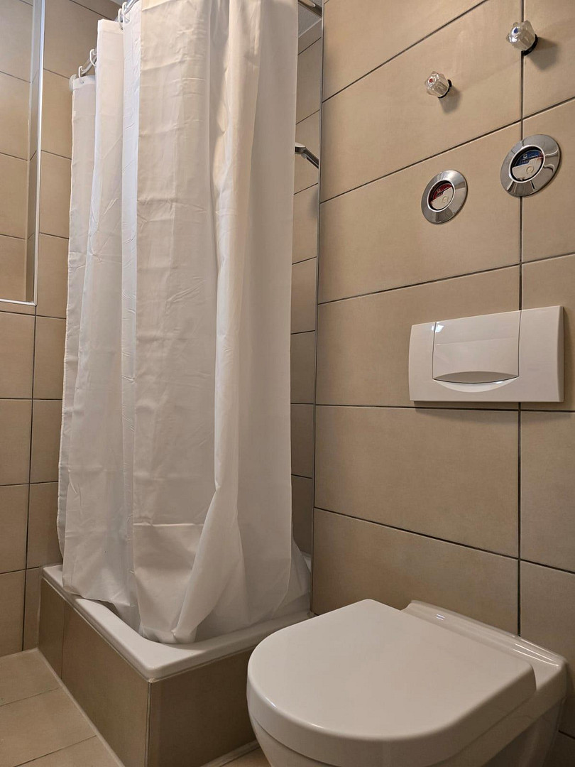 Mit Balkon - Neu saniert - voll möbliert! – Sonnenstraße 7, 90763 Fürth – Vorschaubild 3