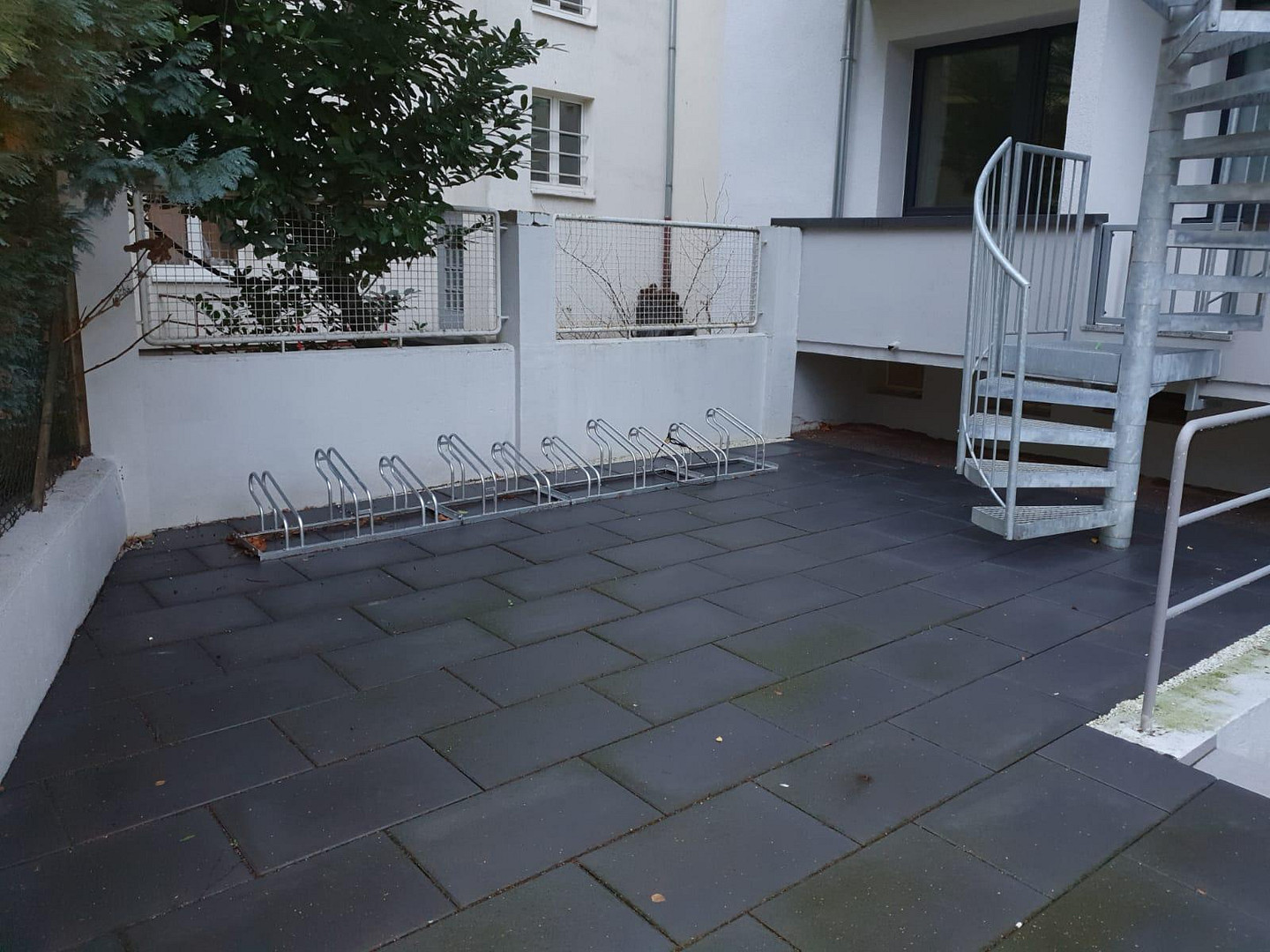 Von Privat: Attraktives MFH in Düsseldorf – umfassend modernisiert (Effizienzhaus 70), 17 Einheiten – Färberstr. 116, 40223 Düsseldorf(Bilk) – Vorschaubild 10