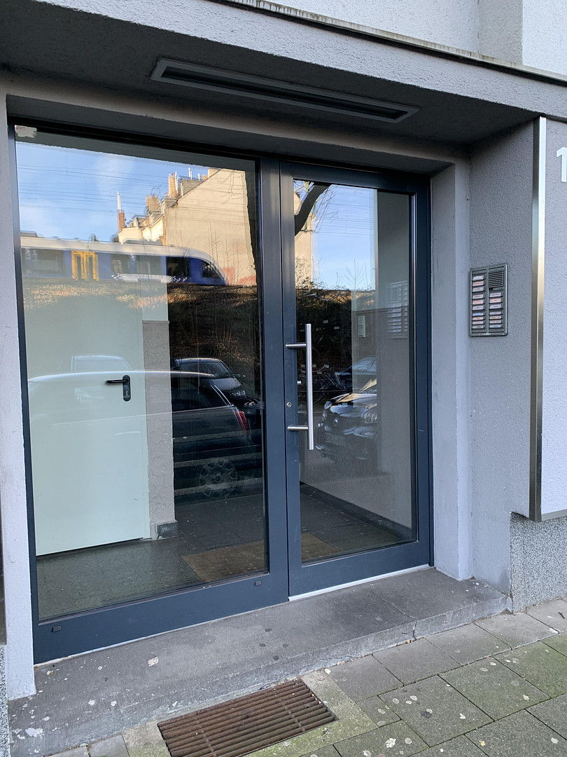 Von Privat: Attraktives MFH in Düsseldorf – umfassend modernisiert (Effizienzhaus 70), 17 Einheiten – Färberstr. 116, 40223 Düsseldorf(Bilk) – Vorschaubild 3