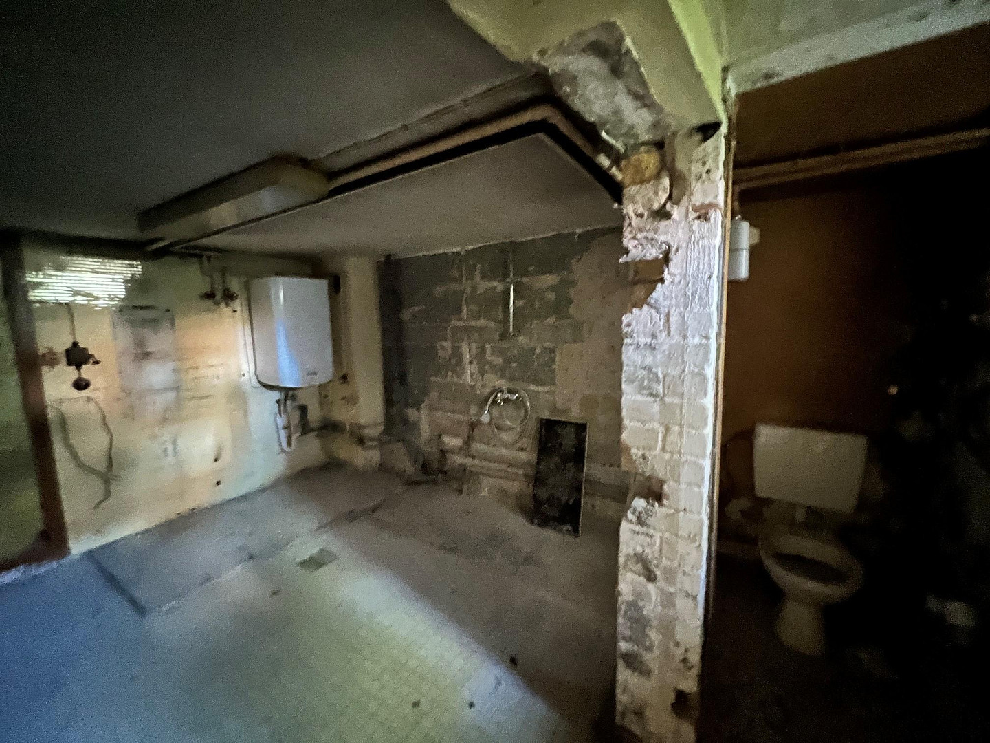Reihenendhaus mit großem Entwicklungspotenzial für Handwerker und Sanierungsprofis – Salzburger Straße 21, 24147 Kiel(Elmschenhagen) – Vorschaubild 5