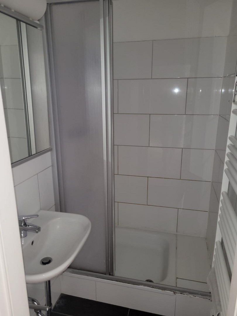 2 Zimmer Wohnung inkl. Einbauküche und Balkon – Straße der Republik 47, 65203 Wiesbaden – Vorschaubild 3