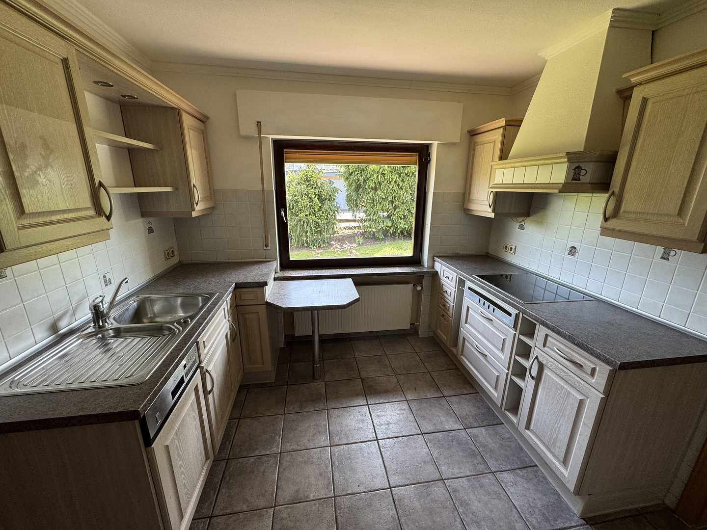 Gepflegtes Einfamilienhaus mit EBK, Balkon, schön angelegtem Garten und Aussicht – Waldbröl(Biebelshof) – Vorschaubild 13
