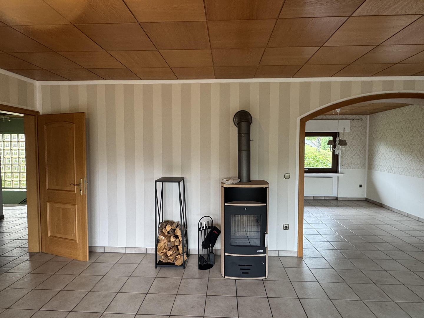 Gepflegtes Einfamilienhaus mit EBK, Balkon, schön angelegtem Garten und Aussicht – Waldbröl(Biebelshof) – Vorschaubild 12