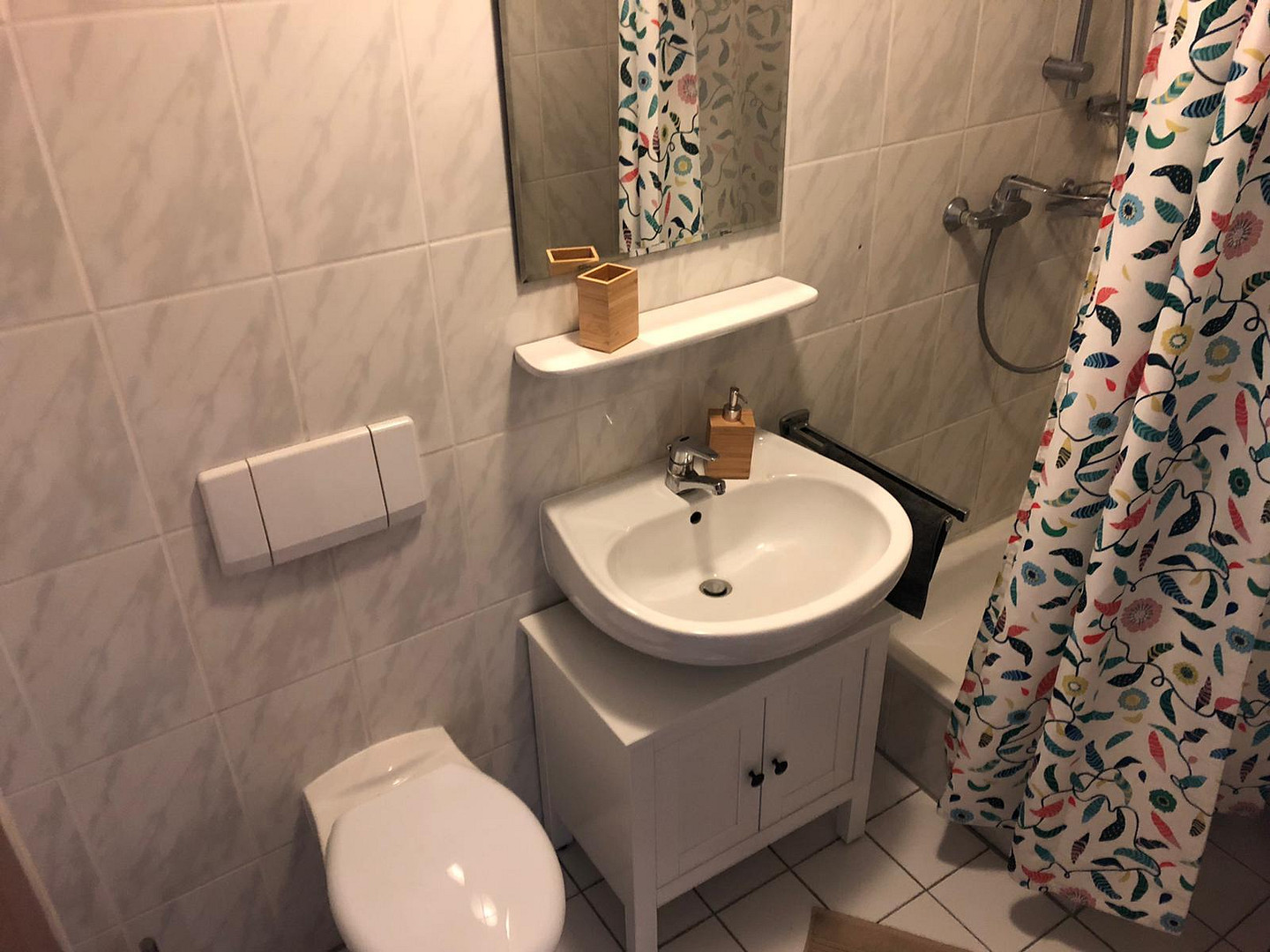 Ruhig, hell, möbliert - Apartment mit Balkon und Top-Anbindung zwischen Adlershof und Flughafen BER – Berlin(Altglienicke) – Vorschaubild 12