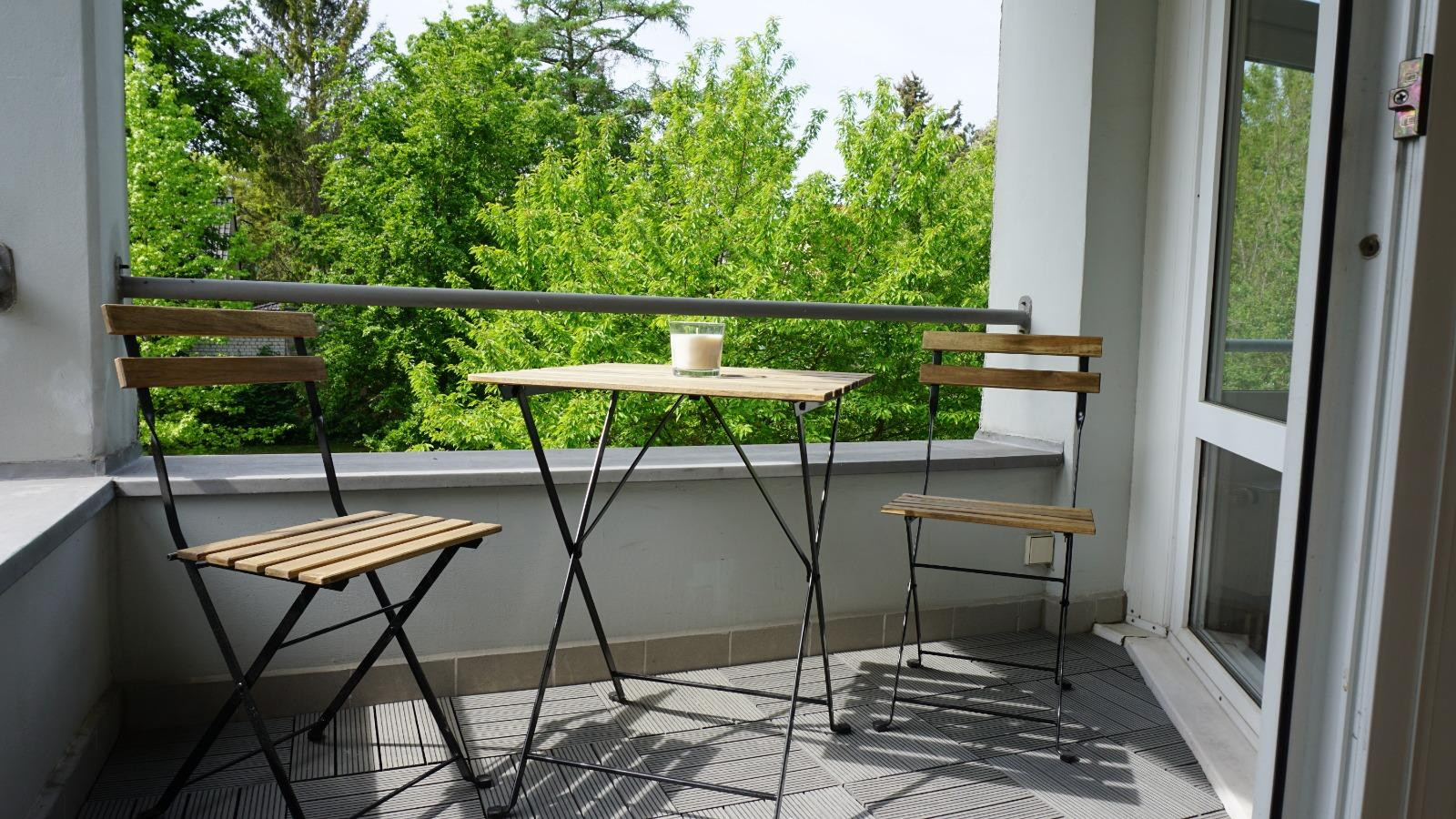 Ruhig, hell, möbliert - Apartment mit Balkon und Top-Anbindung zwischen Adlershof und Flughafen BER – Berlin(Altglienicke) – Vorschaubild 3