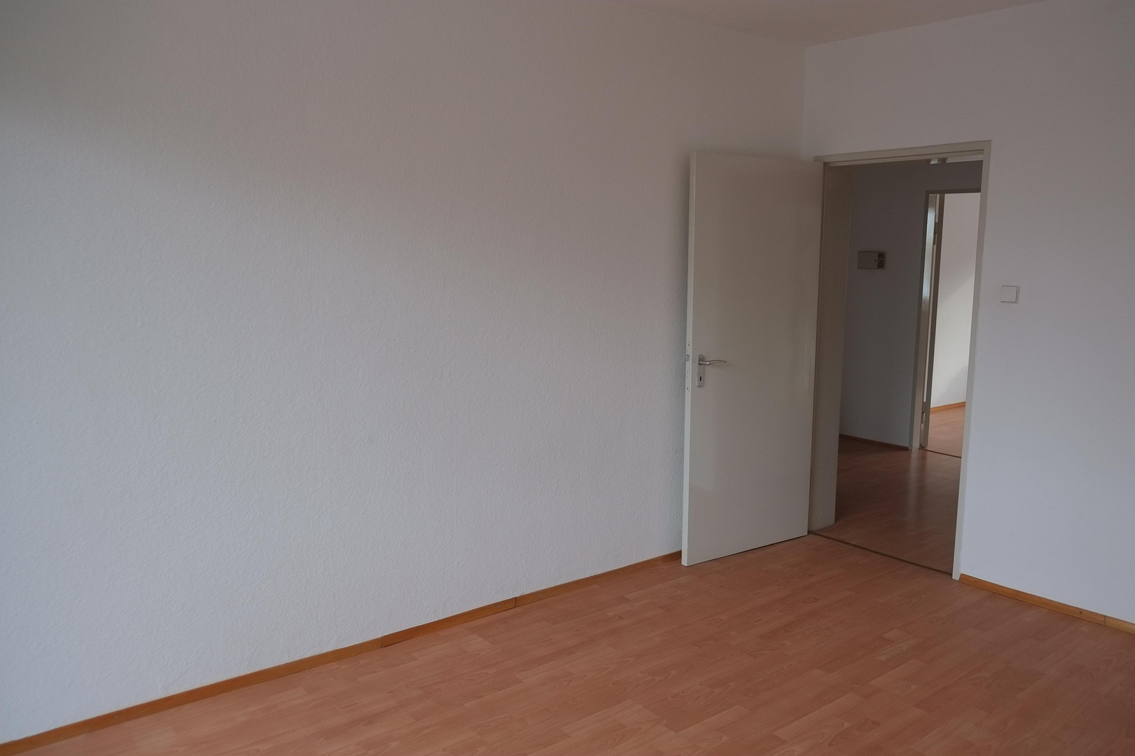 Sehr schöne, helle 2 Zi-Whg mit Balkon und EBK ab sofort von privat zu vermieten – Mannheim – Vorschaubild 6