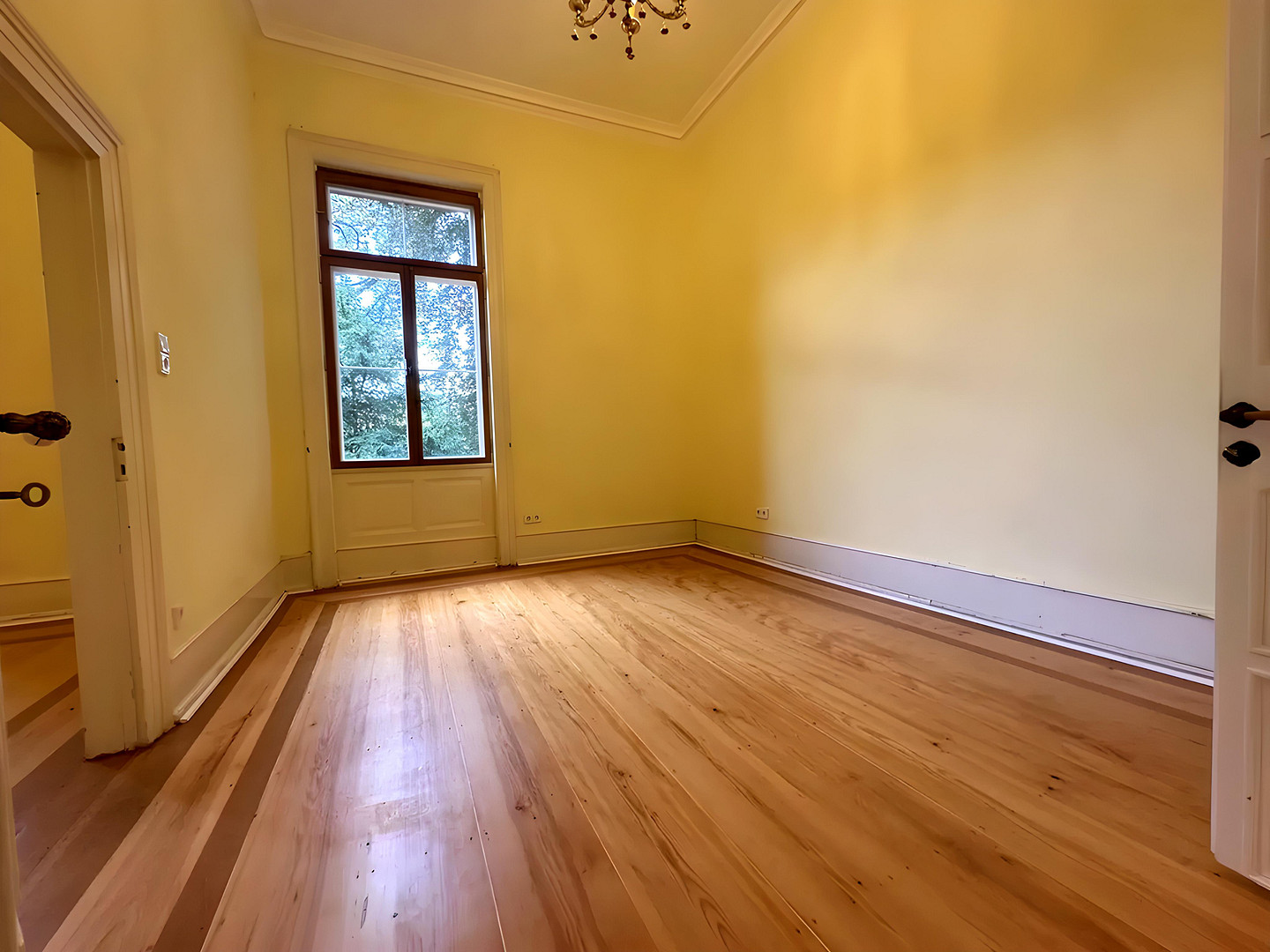 Elegante Altbauwohnung mit Balkon in begehrter Lage von Wiesbaden – Sonnenberger Straße 84, 65193 Wiesbaden – Vorschaubild 8