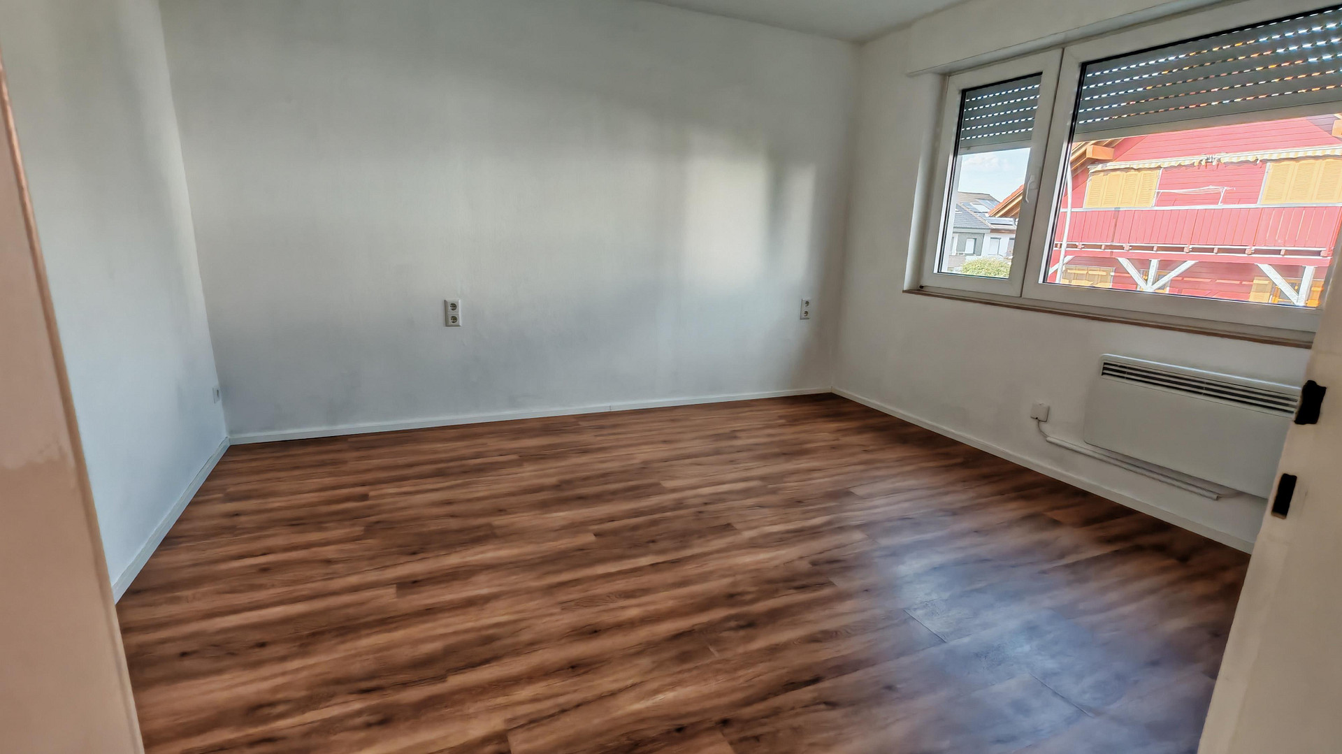 Lichtdurchflutete 3,5 / 4 Zimmerwohnung 1.OG ca.90 m2 mit großem Balkon Weinstadt-Endersbach – Weinstadt(Endersbach) – Vorschaubild 6