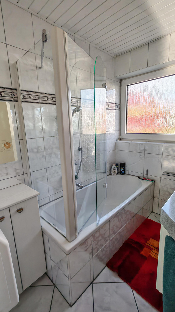 Lichtdurchflutete 3,5 / 4 Zimmerwohnung 1.OG ca.90 m2 mit großem Balkon Weinstadt-Endersbach – Weinstadt(Endersbach) – Vorschaubild 7
