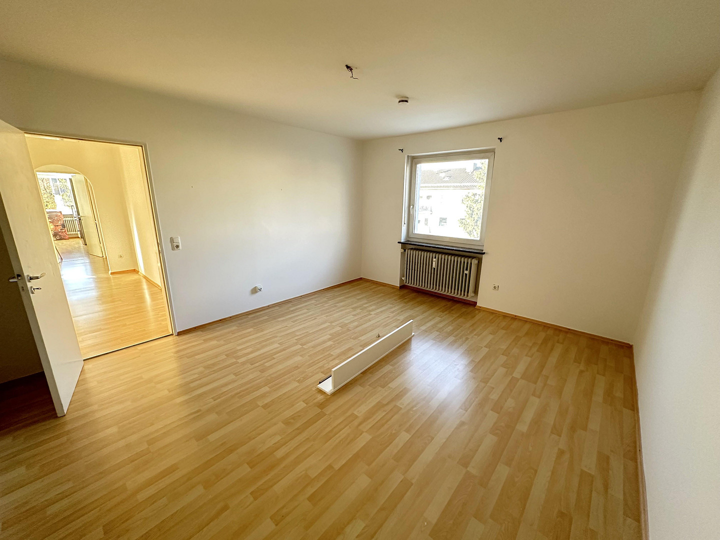Großzügige 4 Zi-Whg. im Zentrum Poings mit EBK u. Gäste-WC – Poing – Vorschaubild 12