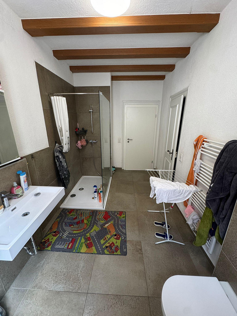 Vollsanierte schöne Stadtwohnung mit neuem Bad und Einbauküche sowie moderner Fernwärmeheizung – Hohenzollernstrasse21, 72458 Albstadt(Ebingen) – Vorschaubild 6