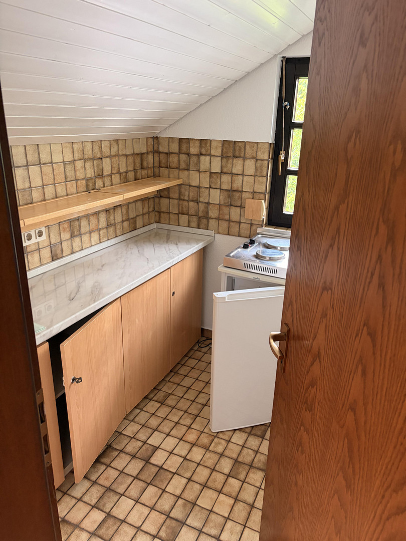 1-Zimmer-Dachstudio Wiesbaden-Parkstraße – Wiesbaden – Vorschaubild 2