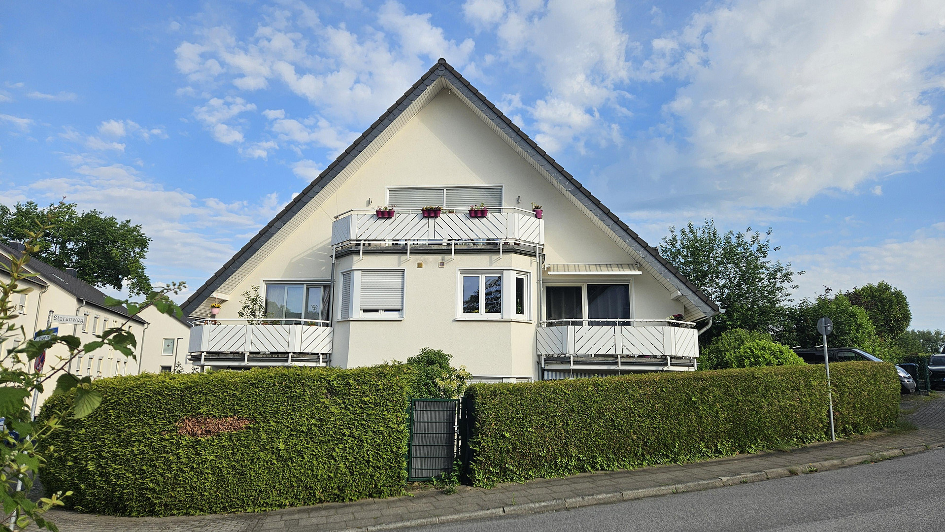 Helle Maisonette mit ausgebautem Spitzboden und 2 Stellplätzen – Haan – Vorschaubild 3